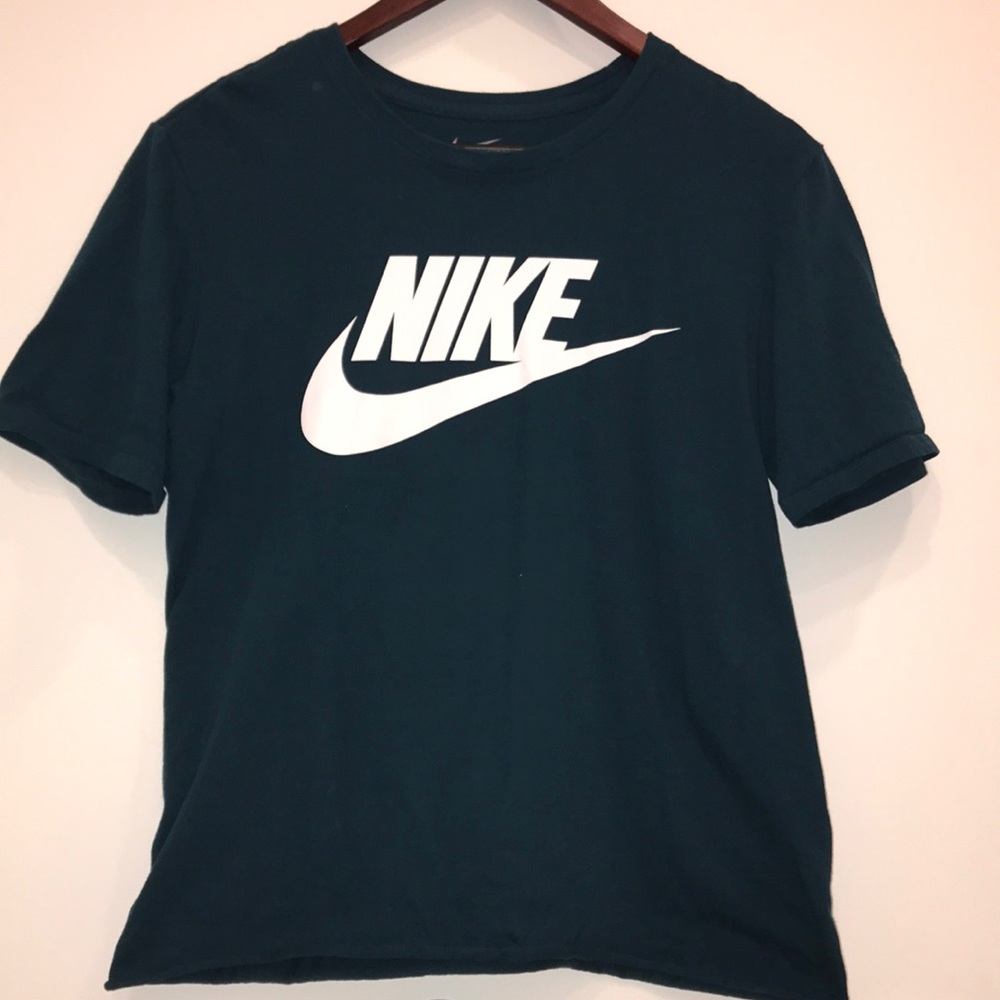 NIKE tee